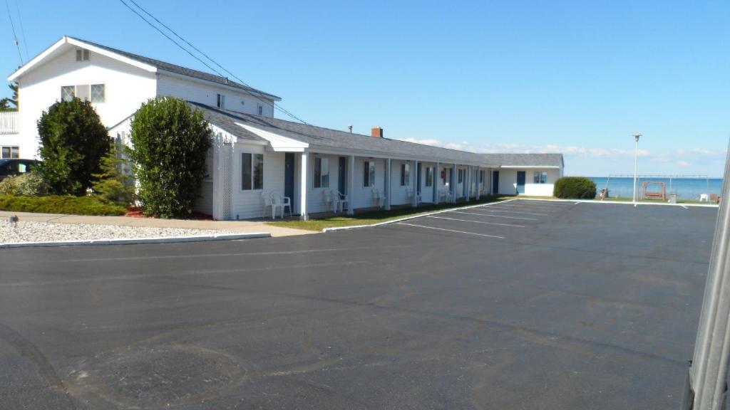 Sunrise Beach Motel Mackinaw Stadt Exterior foto